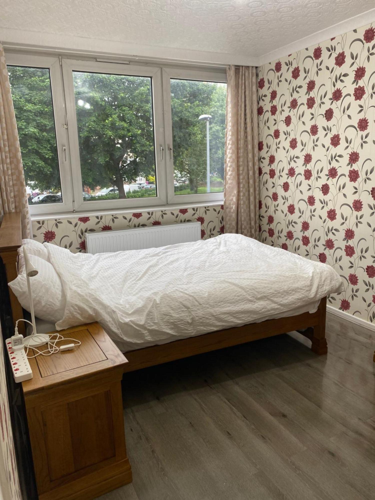 Luxury 3 Bedroom Flat With Garden 런던 외부 사진