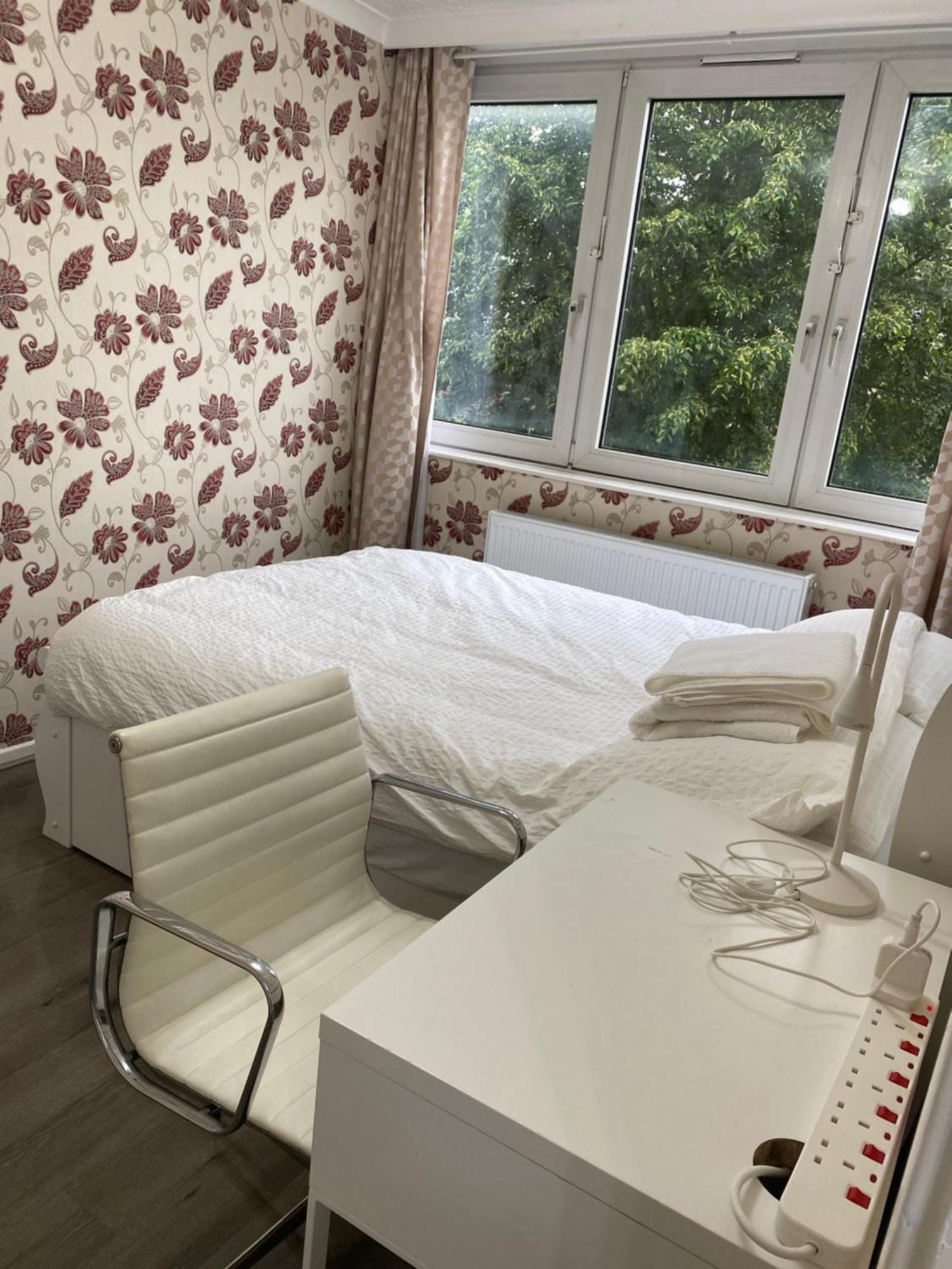 Luxury 3 Bedroom Flat With Garden 런던 외부 사진